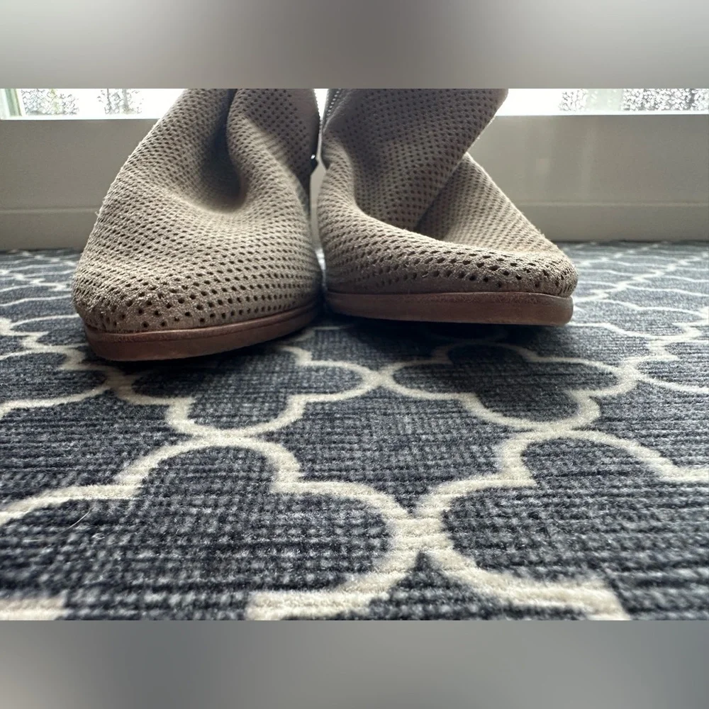 Vince Camuto Nethora Perforated Taupe Leather Ankle Boots- size 7.5